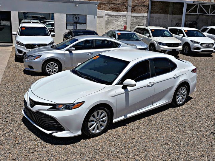 TOYOTA CAMRY LE 2018