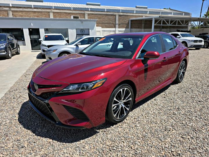 TOYOTA CAMRY SE 2018
