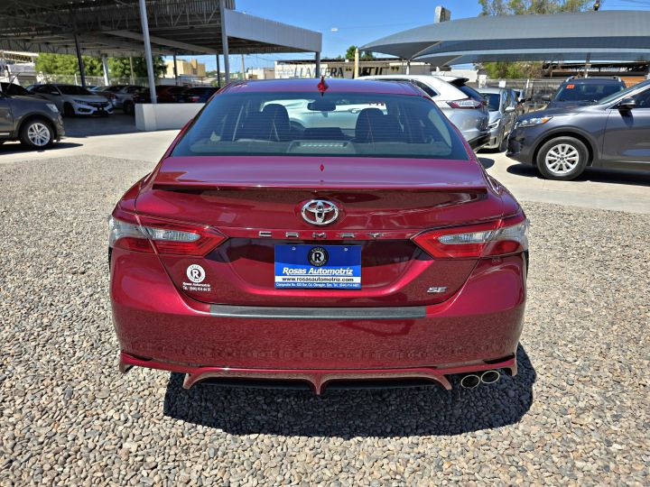 TOYOTA CAMRY SE 2018