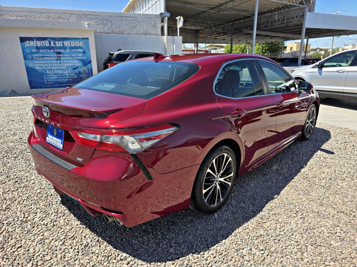 TOYOTA CAMRY SE 2018