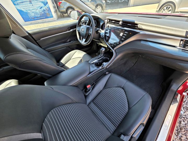 TOYOTA CAMRY SE 2018
