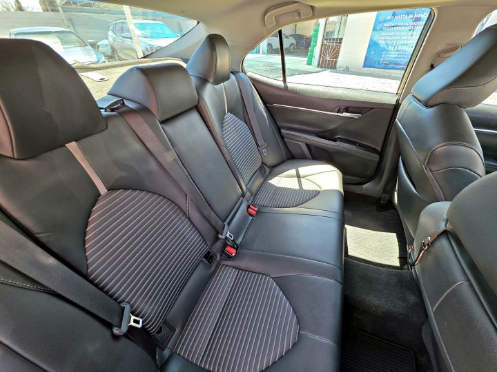 TOYOTA CAMRY SE 2018