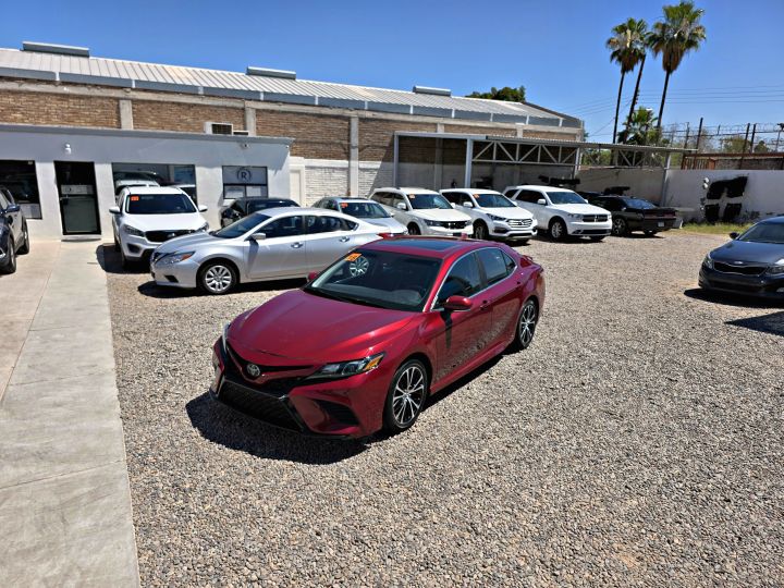 TOYOTA CAMRY SE 2018