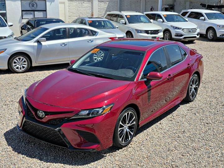 TOYOTA CAMRY SE 2018