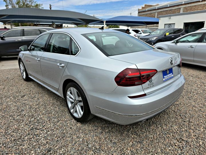 VOLKSWAGEN PASSAT SE 2017