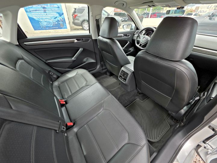 VOLKSWAGEN PASSAT SE 2017