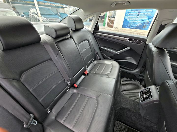VOLKSWAGEN PASSAT SE 2017