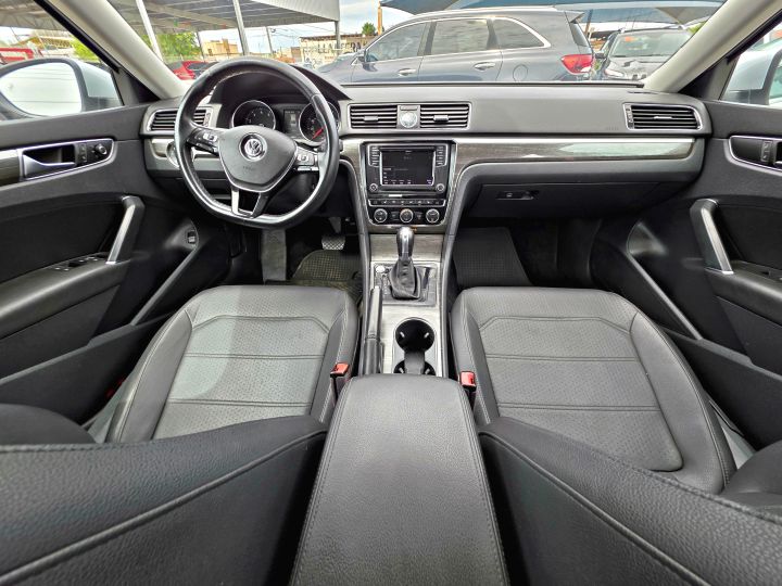 VOLKSWAGEN PASSAT SE 2017