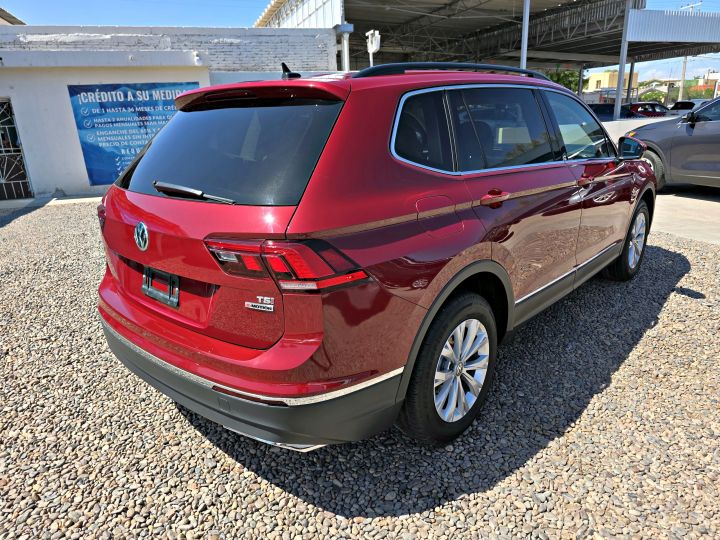 VOLKSWAGEN TIGUAN SE 2018