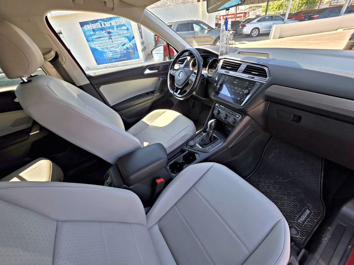 VOLKSWAGEN TIGUAN SE 2018