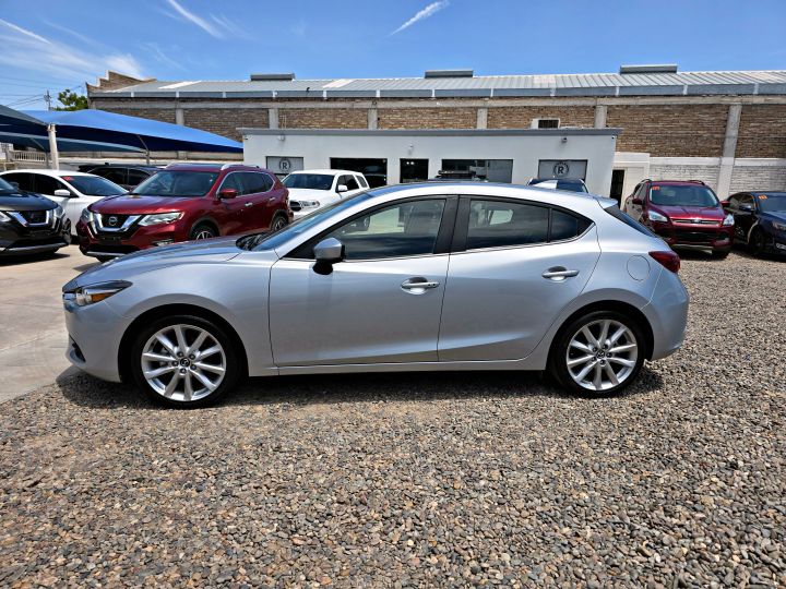 MAZDA 3 GRAND TOURING 2017