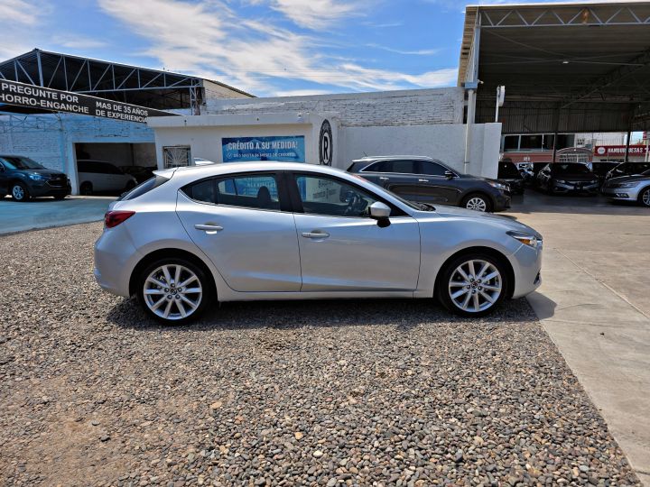 MAZDA 3 GRAND TOURING 2017