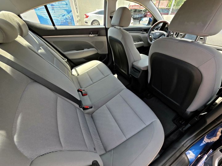 HYUNDAI ELANTRA SE 2017