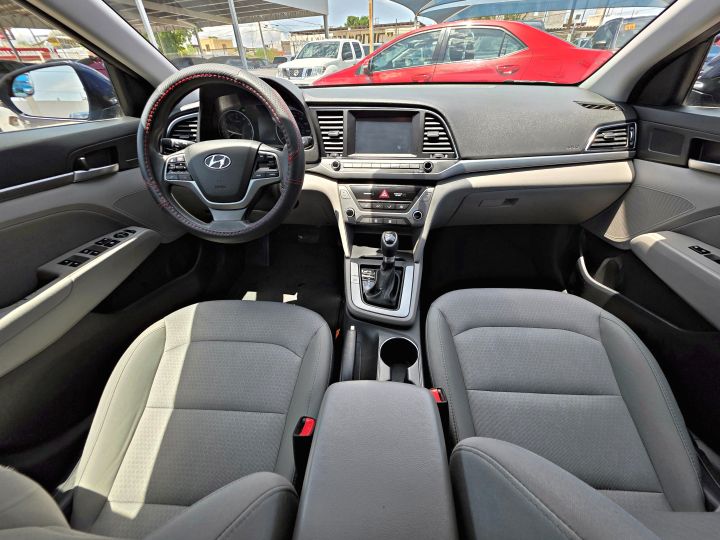 HYUNDAI ELANTRA SE 2017