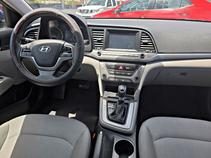 HYUNDAI ELANTRA SE 2017