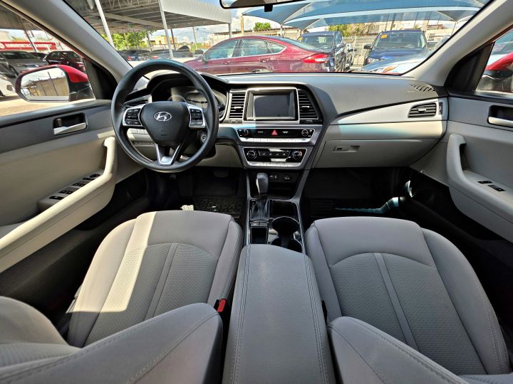 HYUNDAI SONATA SE 2018
