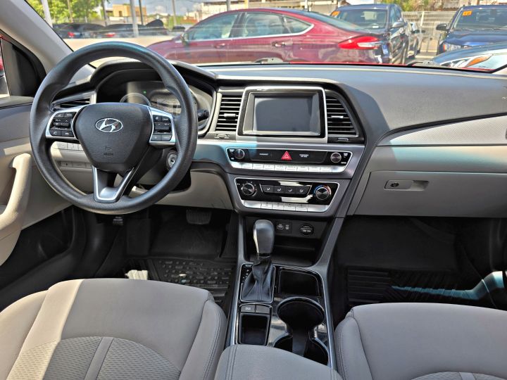 HYUNDAI SONATA SE 2018