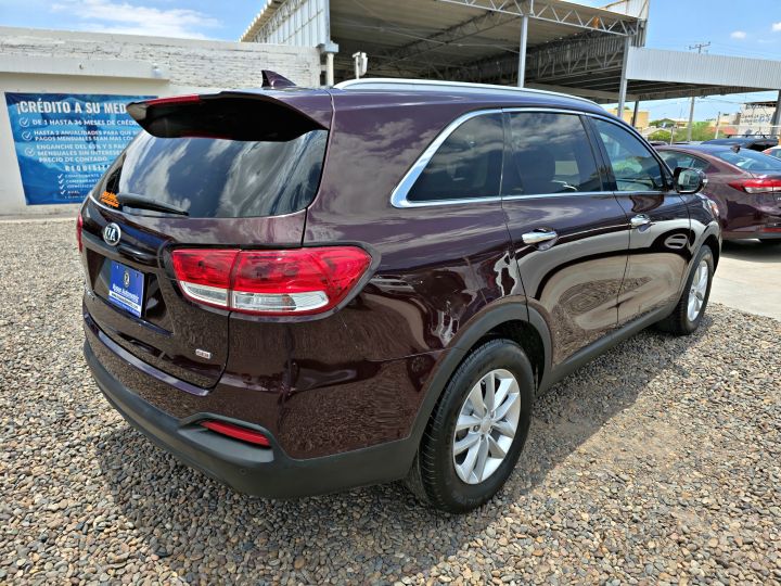 KIA SORENTO LX 2018