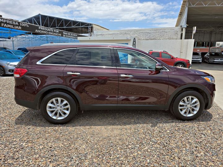 KIA SORENTO LX 2018