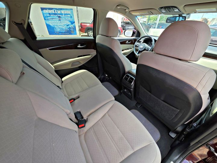 KIA SORENTO LX 2018