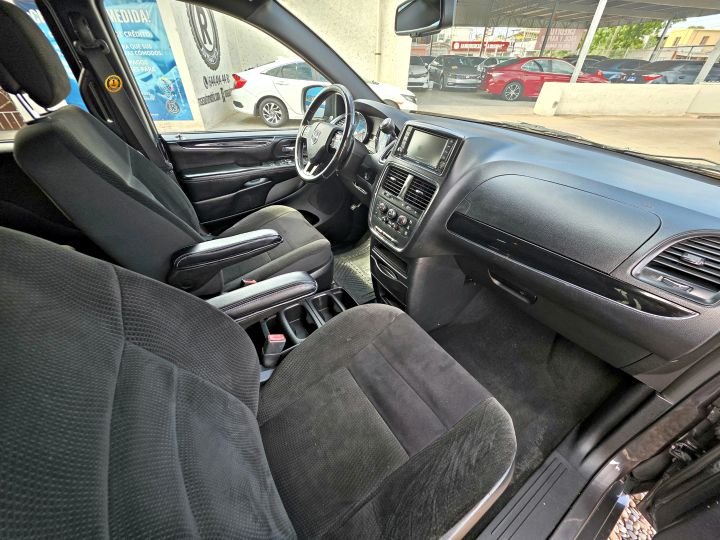 DODGE GRAND CARAVAN SXT 2018