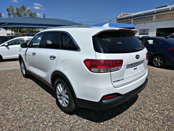 KIA SORENTO LX 2018