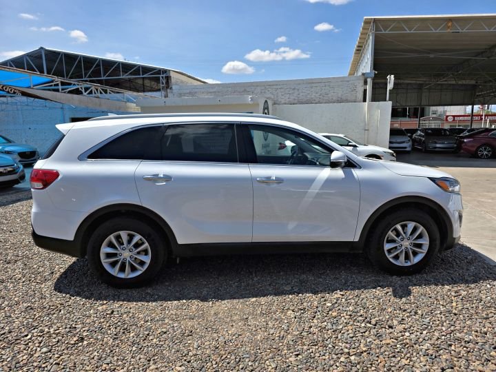 KIA SORENTO LX 2018