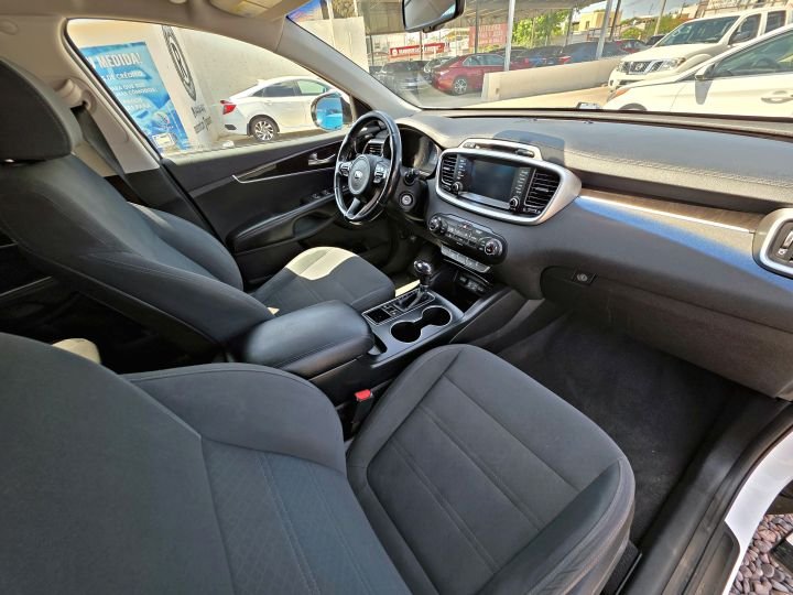 KIA SORENTO LX 2018