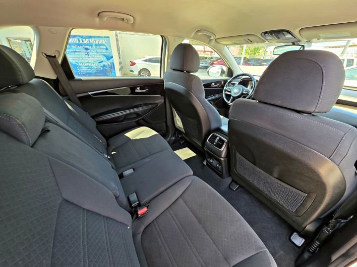 KIA SORENTO LX 2018