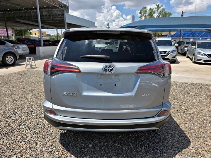 TOYOTA RAV4 XLE 2018