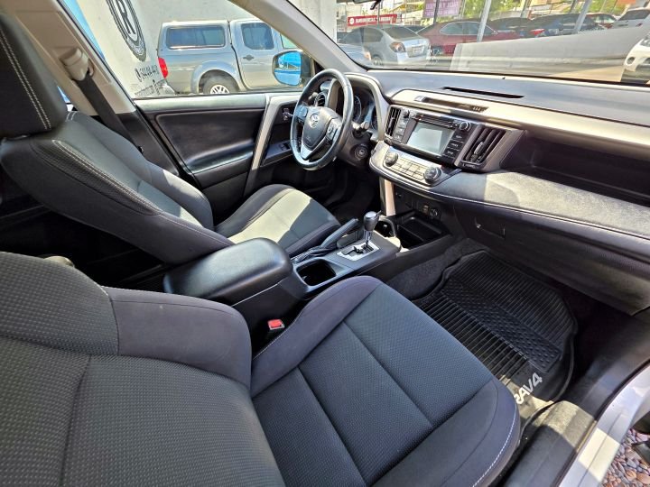 TOYOTA RAV4 XLE 2018