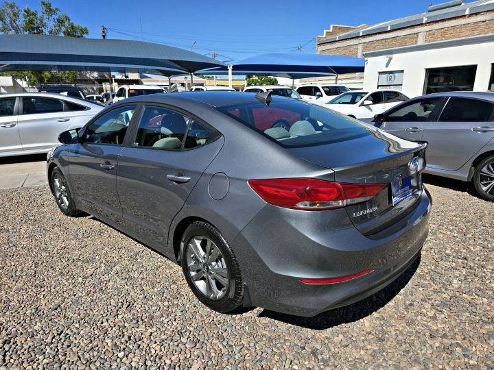 HYUNDAI ELANTRA SEL 2018 GRIS