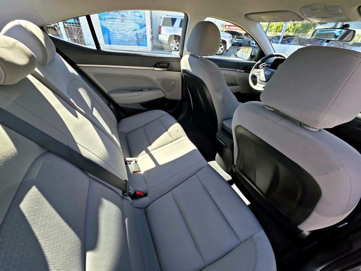 HYUNDAI ELANTRA SEL 2018 GRIS