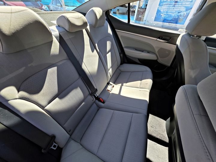 HYUNDAI ELANTRA SEL 2018 GRIS