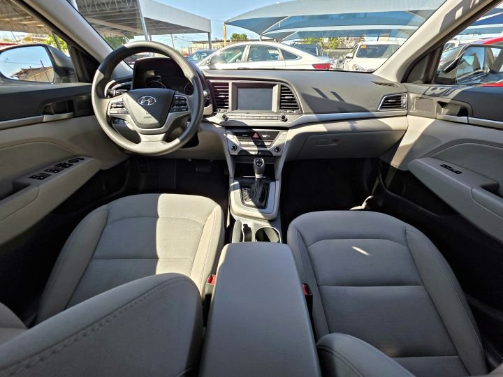 HYUNDAI ELANTRA SEL 2018 GRIS