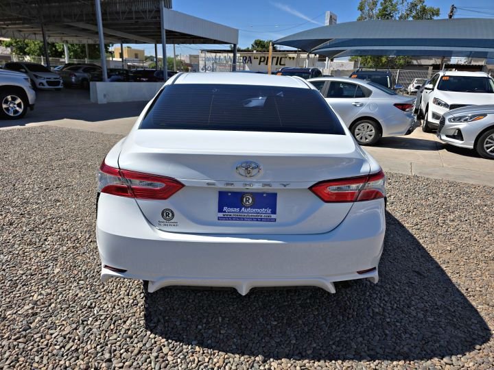 TOYOTA CAMRY LE 2018