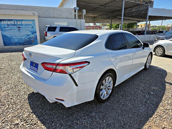TOYOTA CAMRY LE 2018